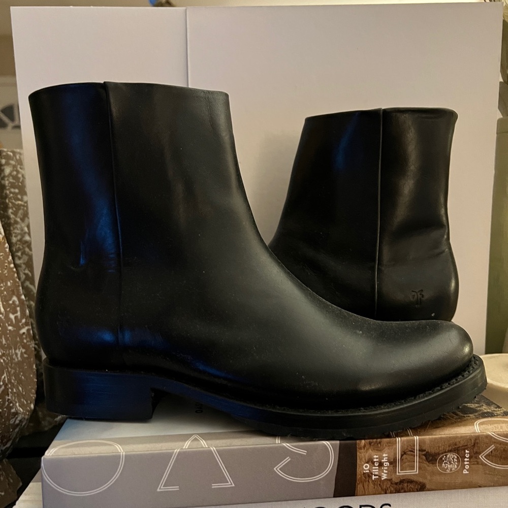 Frye - Veronica Inside Zip